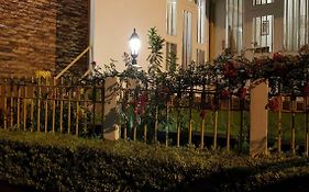 Woodland Hill Stay